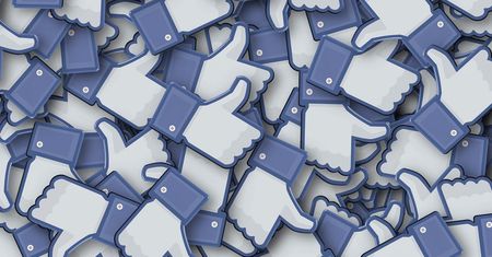 A miało być tak pięknie. Facebook przyczynił się do polaryzacji społecznej w Polsce