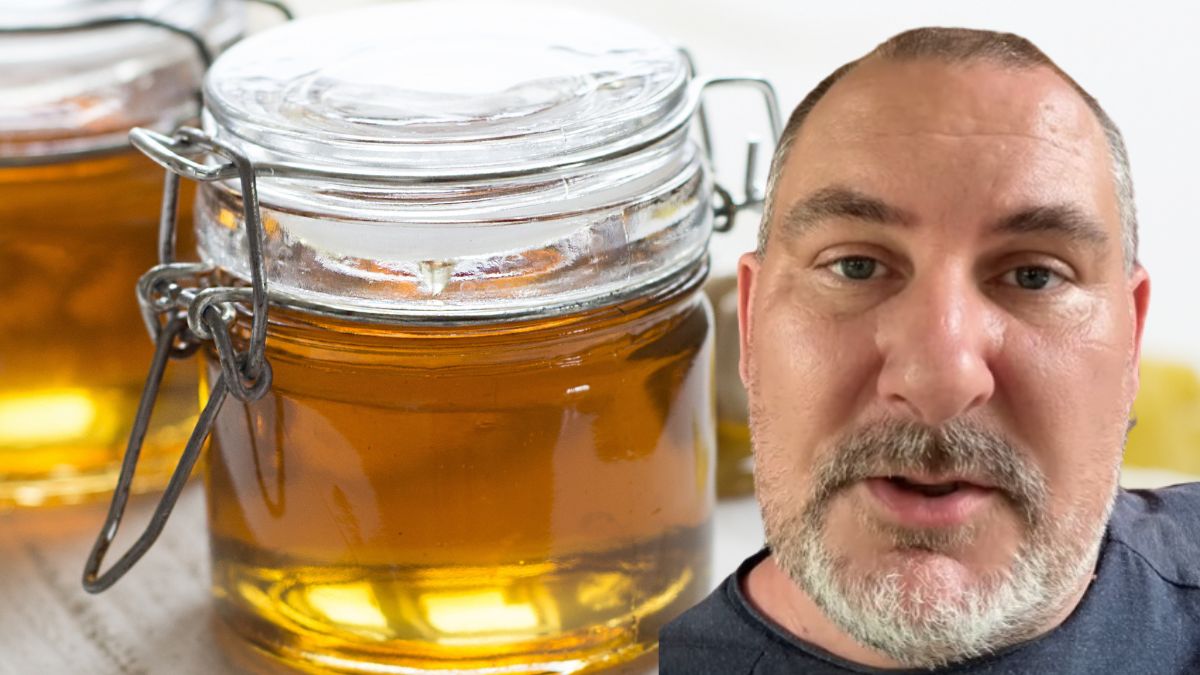 Pszczelarz zdradza, jak przechowywać miód 