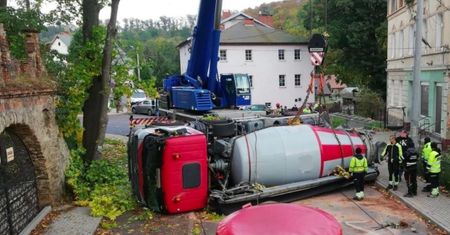 Janowice Wielkie. Balans betoniarki. O włos od tragedii