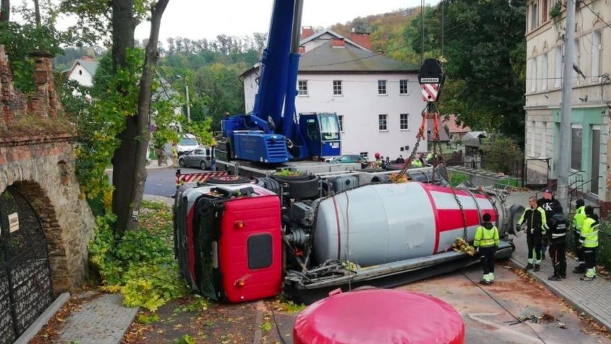 Janowice Wielkie. Balans betoniarki. O włos od tragedii
