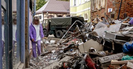 Powodzianie liczą straty i wciąż czekają pieniądze