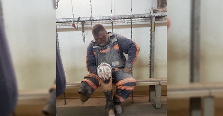 Widziałeś ”strażaka z protezą z Australii”? To wielkie oszustwo