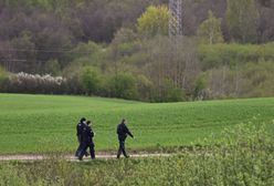 Tajemniczy obiekt spadł w Osinach. Media: służby mają nagranie