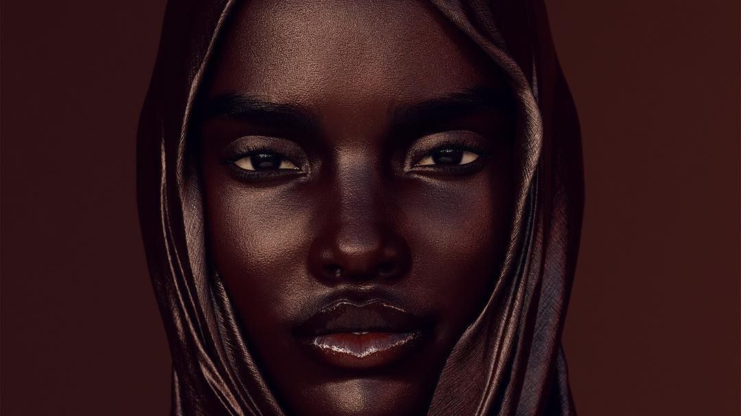 Shudu Gram - pierwsza na świecie cyfrowa modelka. Jej twórca został oskarżony o rasizm! 1