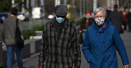 Ekspert ds. COVID alarmuje. "Szczepionki nie działają już tak dobrze"