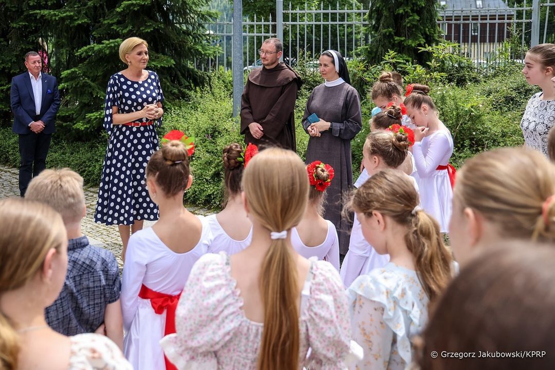 Agata Kornhauser-Duda włożyła sukienkę w stylu retro 