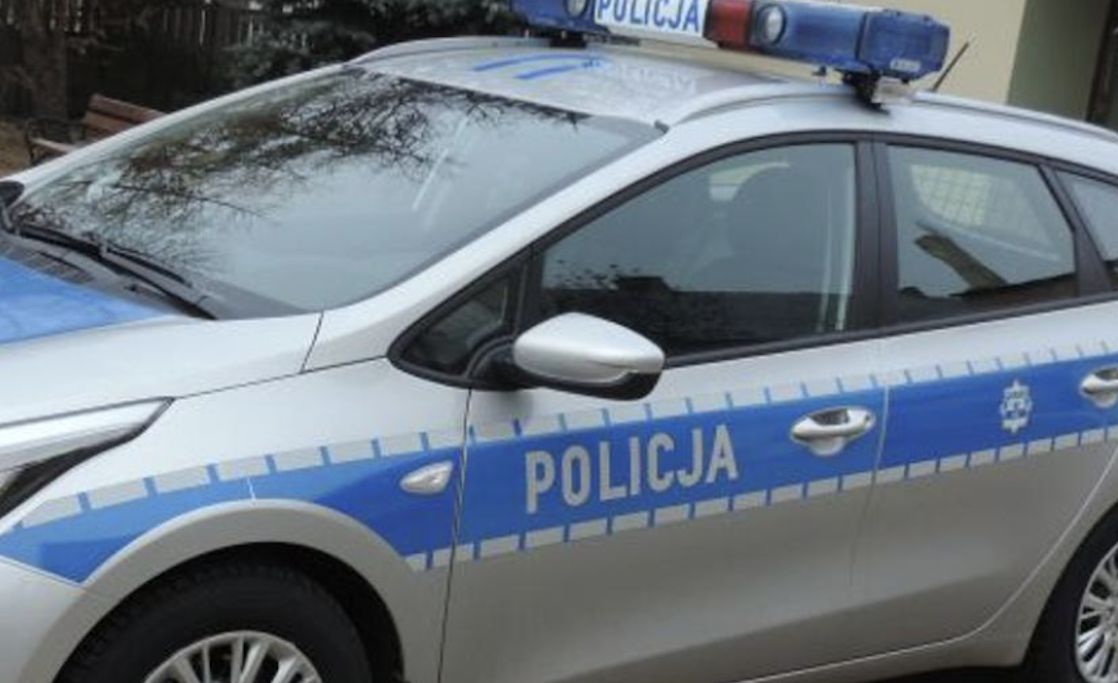 Atak na Tunezyjczyka. Dostał w głowę zgrzewką wody