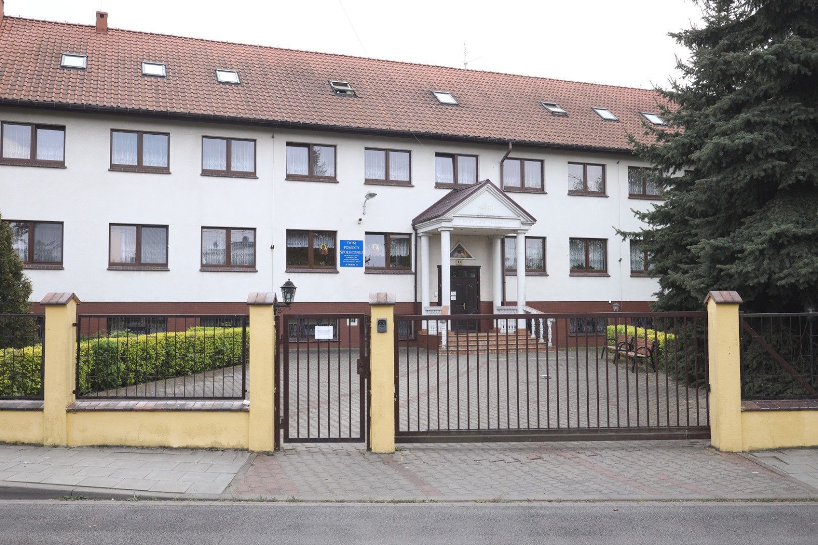 Koronawirus w Polsce. Zmarła zakonnica ze Zgromadzenia Sióstr Miłosierdzia Św. Wincentego a Paulo w Poznaniu.