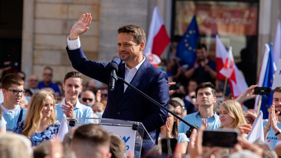 Najnowszy sondaż. Rafał Trzaskowski może zagrozić Andrzejowi Dudzie