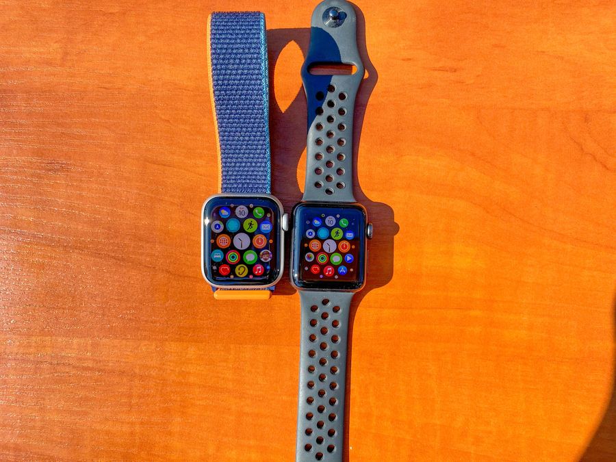 Na zdjęciu: Apple Watch SE 40 mm vs 3 38 mm