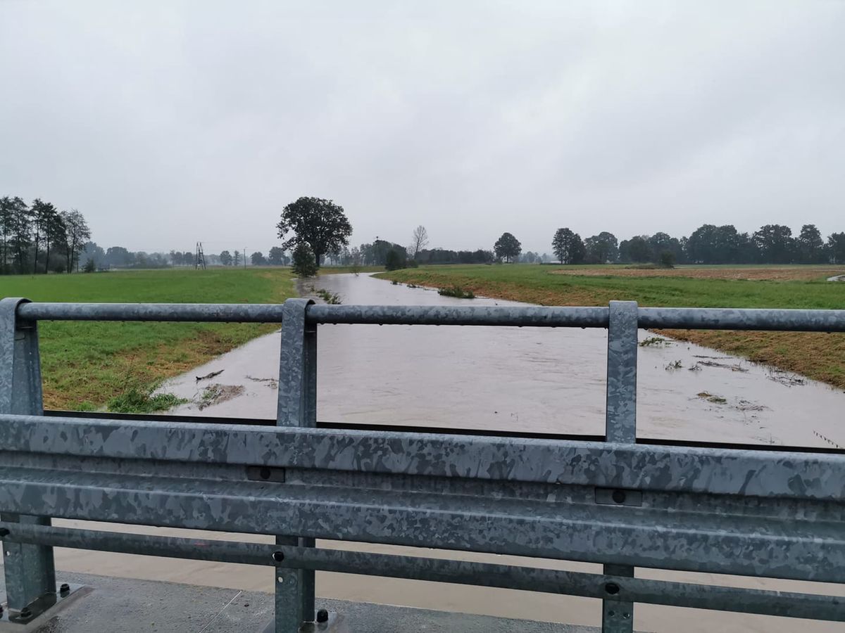 Pogotowie przeciwpowodziowe, stan alarmowy w rzekach - bilans deszczowego wtorku na Podbeskidziu