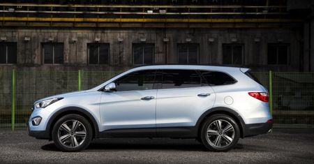 Rozmiar większy - Hyundai Grand Santa Fe jedzie do Genewy