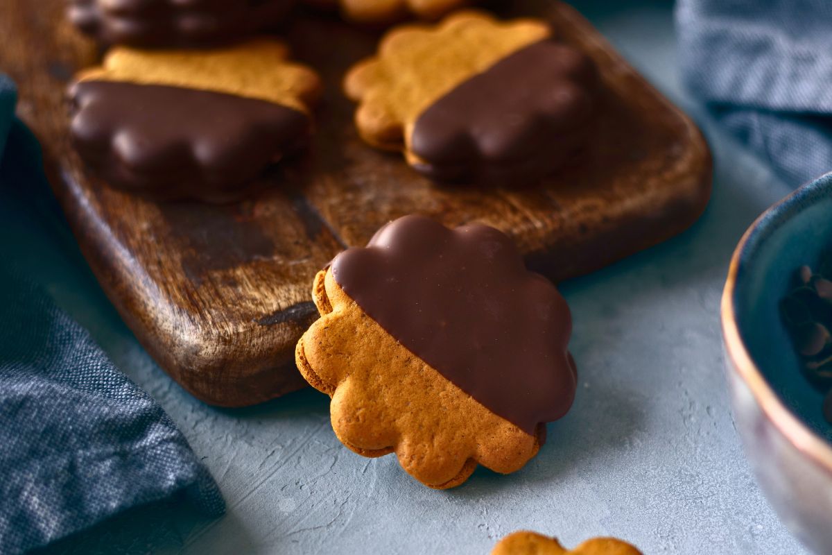 Nie bawię się w dekorowanie pierników. Zanurzam w czekoladowej glazurze i gotowe