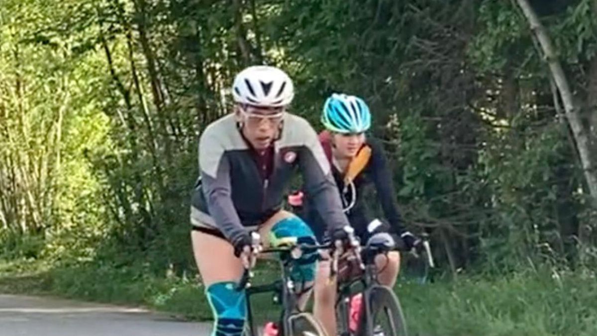 Król Tajlandii Maha Vajiralongkorn podczas wycieczki rowerowej w Bawarii