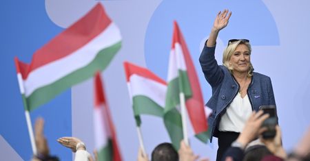 Marine Le Pen: "Zadowolenie KE powinno budzić niepokój Węgrów"