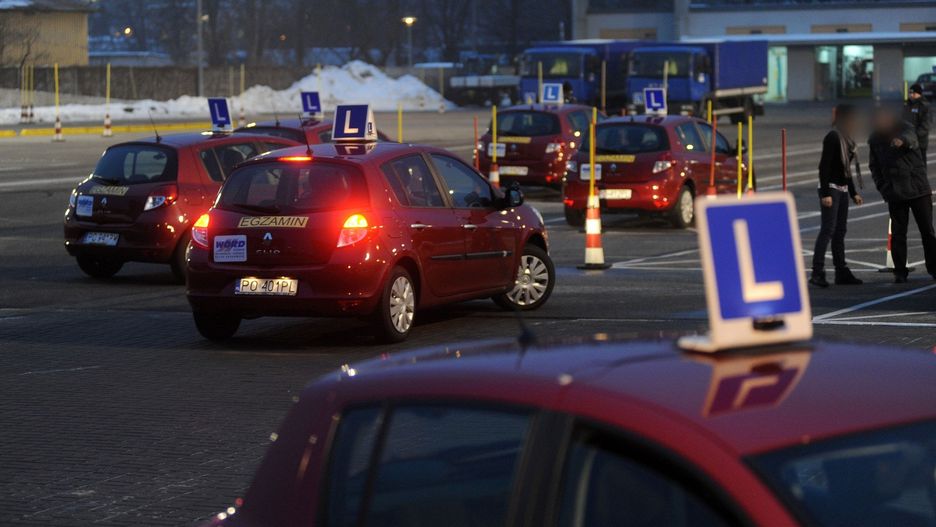 04.01.2011 POZNAN - WORD WOJEWODZKI OSRODEK RUCHU DROGOWEGO EGZAMIN NA PRAWO JAZDY ZIMA FOT. SLAWOMIR SEIDLER / POLSKAPRESSE GLOS WIELKOPOLSKI