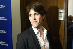 Filip Styczyński zasłynął wulgarnym gestem na proteście. Teraz ma być dyrektorem w TVP