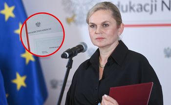 Błędne świadectwa w kilkunastu szkołach. Nowacka zabrała głos
