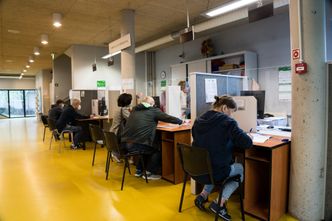 Koronawirus w Polsce. Coraz więcej zwolnień grupowych