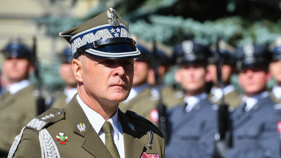 Piotr A. B�azeusz
Warszawa, 11.08.2023. I zast�pca Szefa Sztabu Generalnego Wojska Polskiego gen. broni Piotr A. B�azeusz przed startem rajdu motocyklowego w Warszawie, 11 bm. Rajd upami�tnia �o�nierzy, kt�rzy zgin�li 10 kwietnia 2010 r. w katastrofie lotniczej pod Smole�skiem. (rp/zkoc) PAP/Radek Pietruszka
Radek Pietruszka
katastrofie, lotniczej, motocyklowy, pami��, rajd, smole�skiej, �o�nierzy