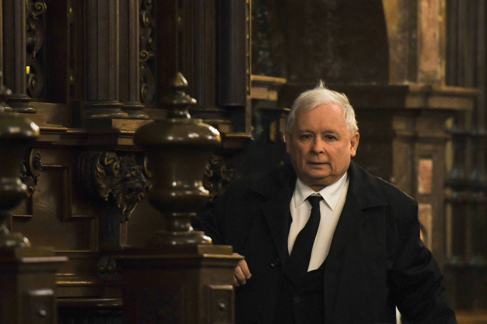 Kaczyński musi przejść operację. "Bez niego wszystko może runąć"