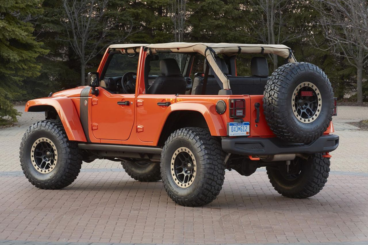 Jeep Wrangler Level Red