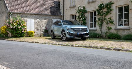 Pierwsza jazda: Renault Espace po liftingu i Symbioz z nową hybrydą – nowi mistrzowie oszczędzania