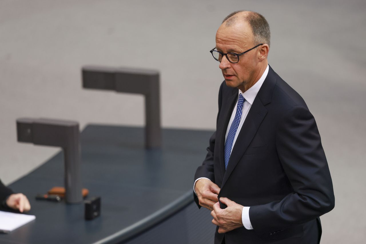 Merz falls short in first chancellor vote, Bundestag in turmoil