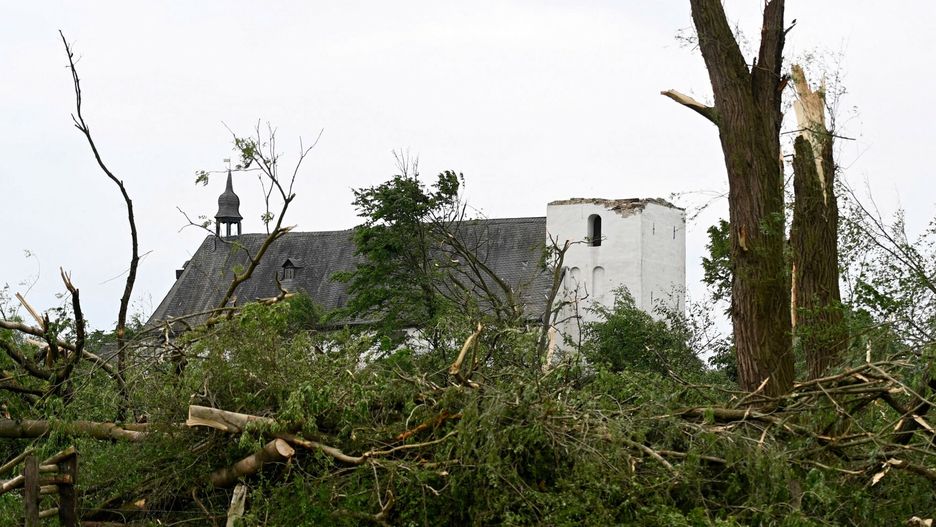 Ponad 40 osób zostało rannych w wyniku tornad, które przetoczyły się przez Niemcy