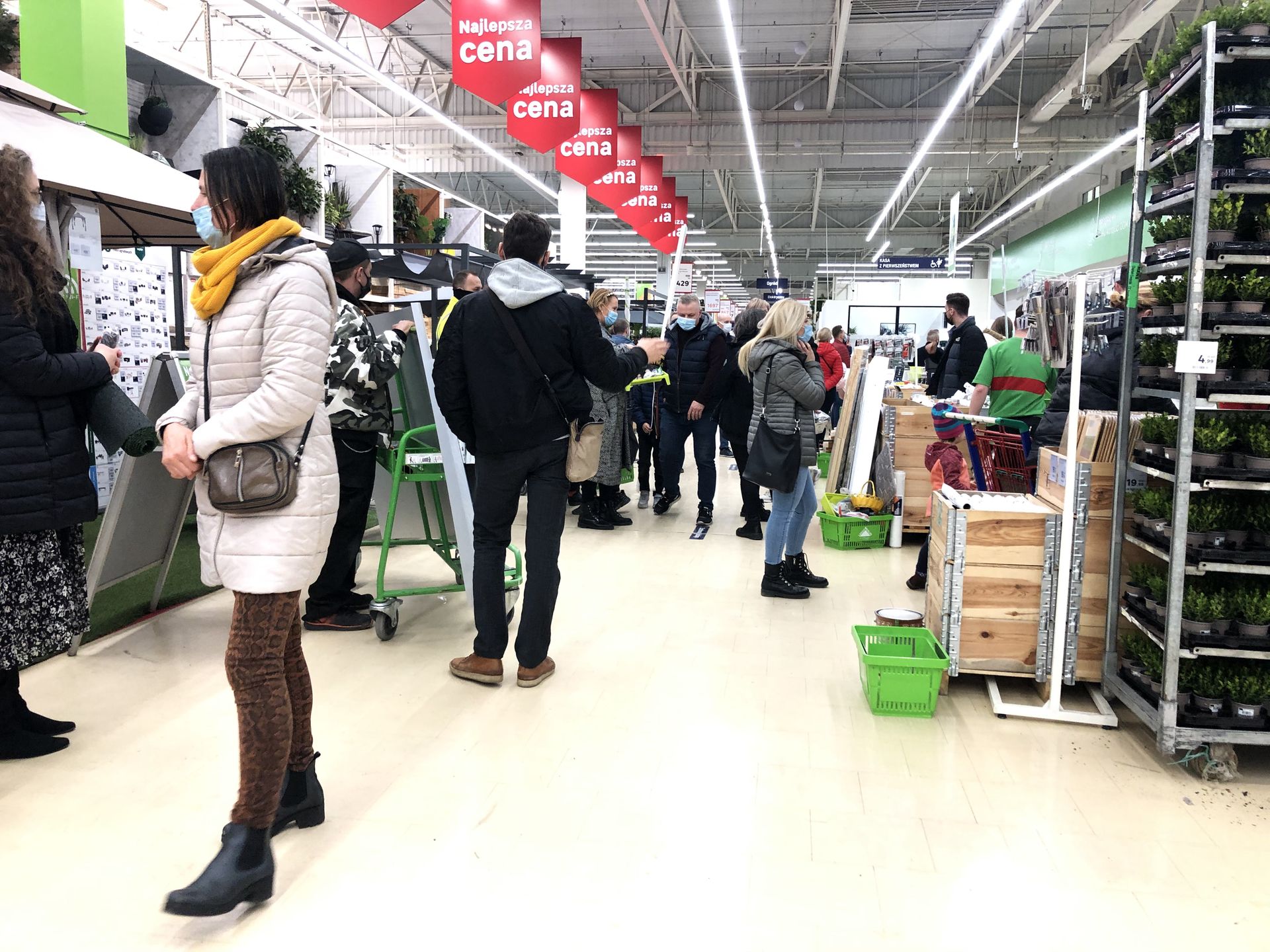 W Leroy Merlin ruch jest spory, ale tłoku nie ma