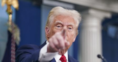 Trump o przyczynach katastrofy: Śmigłowiec leciał zbyt wysoko