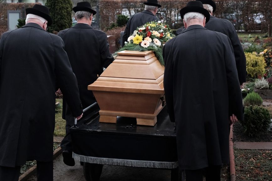 Zasiłek pogrzebowy w górę. Branża: "w dużych miastach nie wystarczy"