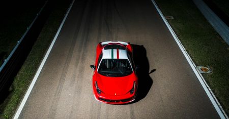 Ferrari 458 Italia dedykowane Nikiemu Laudzie