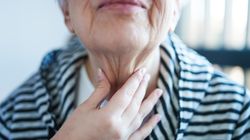 Kaszel, chrząkanie i chrypka. To mogą być objawy "cichego refluksu"