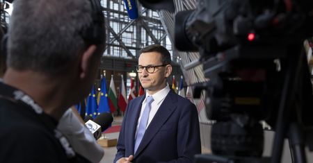 Premier zyska nawet cztery pensje. Tyle może zarobić na obligacjach w tym roku