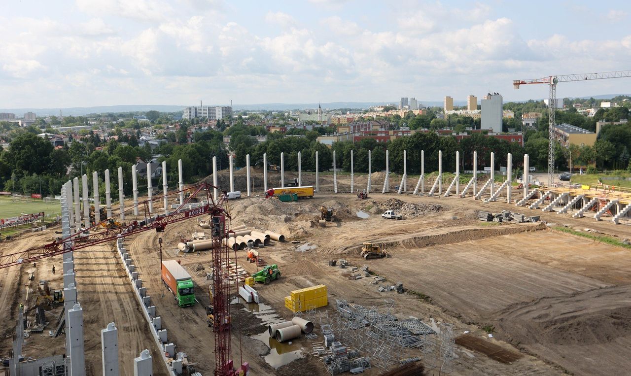 Budowa Podkarpackiego Centrum Lekkiej Atletyki idzie pełną parą