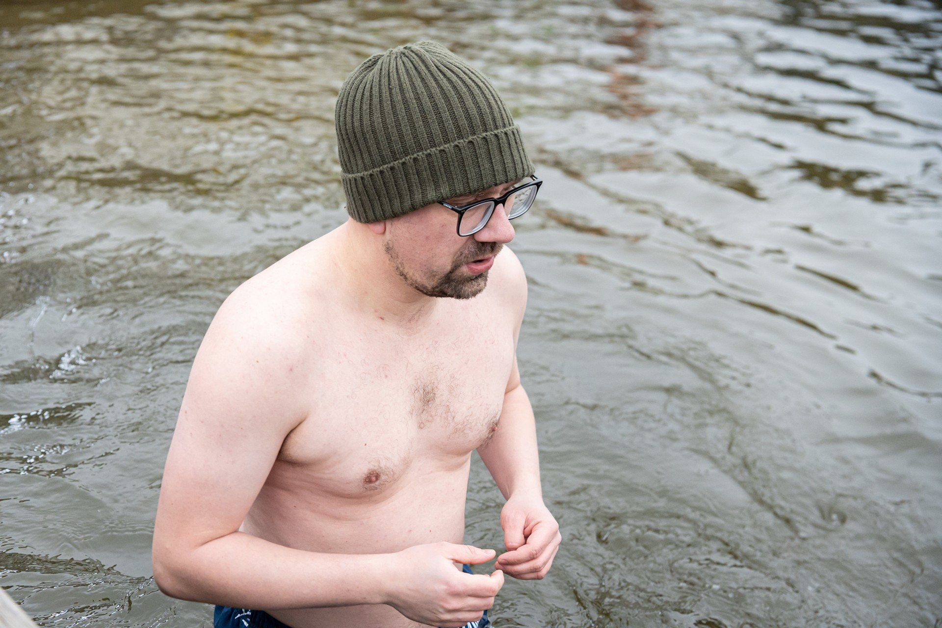 Uczestnicy ŻUBROFFKA podczas morsowania