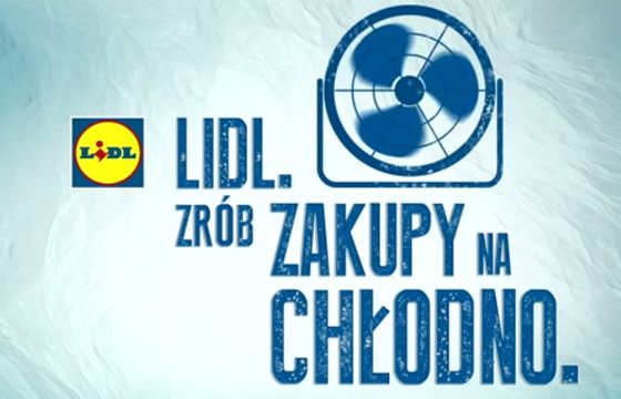 Wakacyjna ciąża reklamuje „zakupy na chłodno” w Lidlu (wideo)