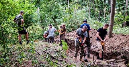 Chojnice. Zidentyfikowano kolejną ofiarę wielkiej zbrodni. Pomogła obrączka