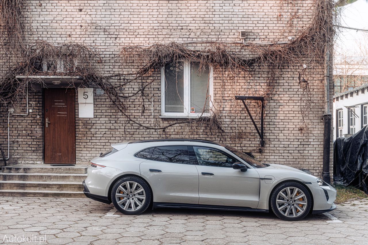 Porsche Taycan GTS Sport Turismo (2022)