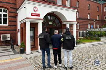 Szantażysta w Sieci: Sparaliżował Lotnisko i szantażował Firmy