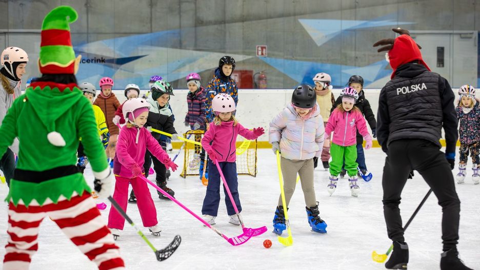 Impreza odbyła się w piątek, 5 grudnia, na lodowisku Torbyd w Bydgoszczy. Organizatorzy przygotowali sporo atrakcji, w tym, m.in.: pokazy łyżwiarstwa figurowego, konkurencje sportowe, mecz minihokeja. Dodatkową niespodzianką był Święty Mikołaj, który na lodowisko wjechał razem ze swoimi śnieżynkami.