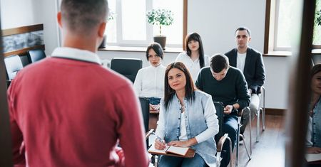Nauka w Szkole Policealnej w Lublinie — dlaczego warto rozważyć taką ścieżkę edukacji?