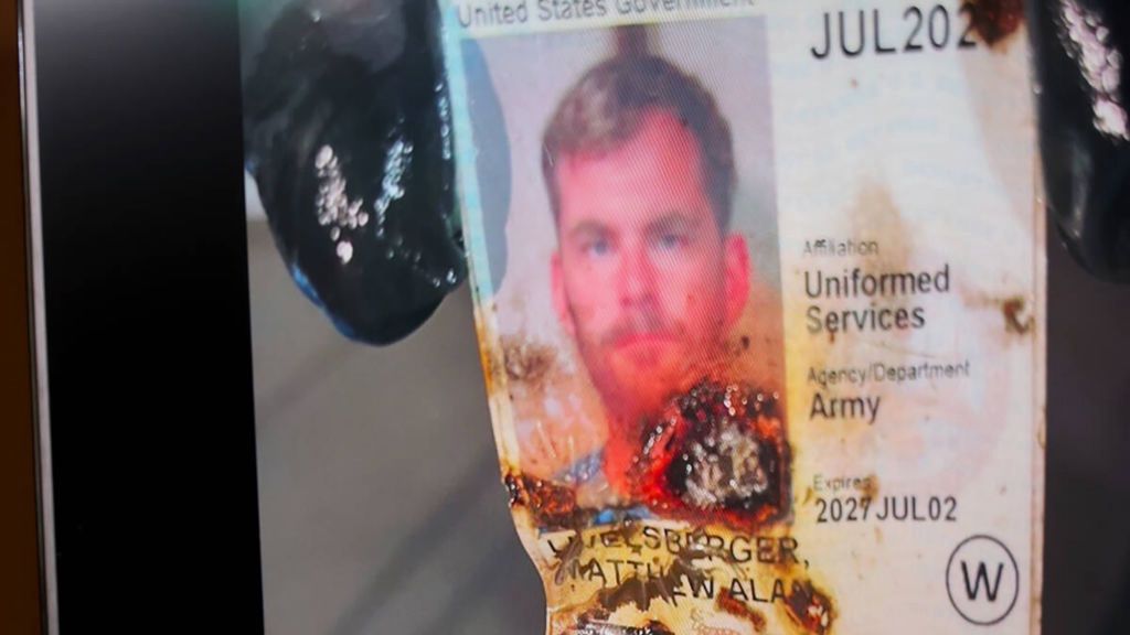 Zdjęcie wojskowego dowodu tożsamości należącego do Matthew Alana