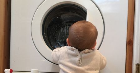 Dramat w Nowej Zelandii. Dziecko zamknięte we włączonej pralce
