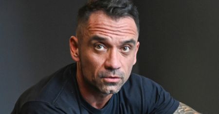 Gwiazdor "Gliniarzy" doznał bolesnego urazu. Konieczna była interwencja lekarza