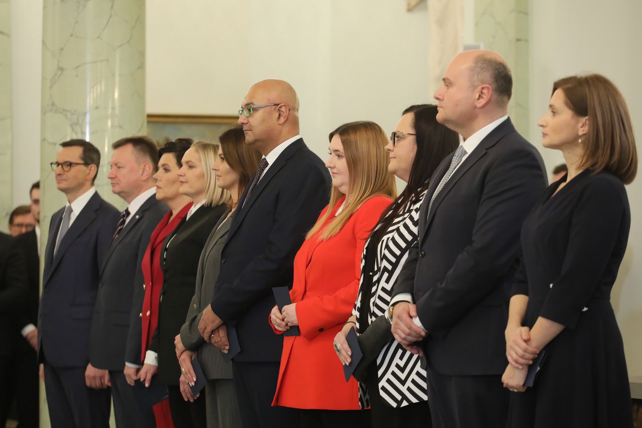 Dwutygodniowy rząd (upokorzenia) kobiet [OPINIA]