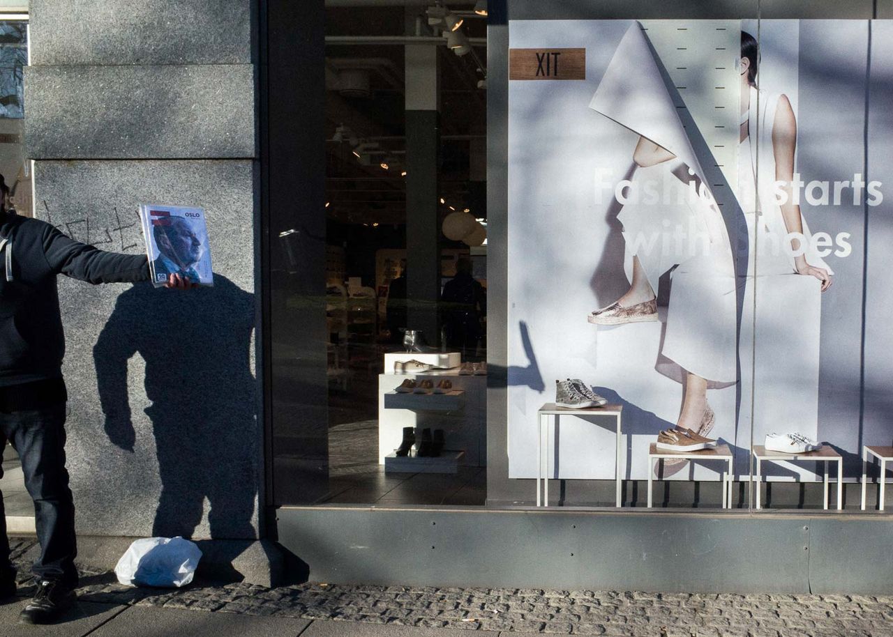 Sposób, w jaki lubię pracować w fotografii ulicznej nie jest zbyt przyjazny do tworzenia projektów, ponieważ wolę nie ograniczać mojej wizji do określonego tematu, ale raczej pozostać otwartym na wszystko, co może mnie zainteresować - mówi Buscató.