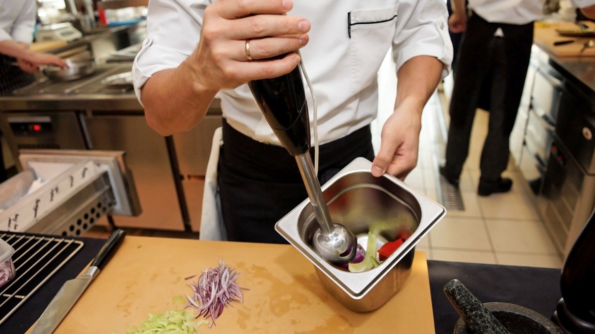 Blender ręczny do 200 zł 1