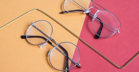 Twoje okulary wołają o POMOC? Sygnały, że czas na nowe!